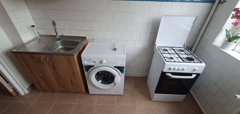 Drumul Taberei, metrou Romancierilor, et.4/9, semi-mobilat, liber