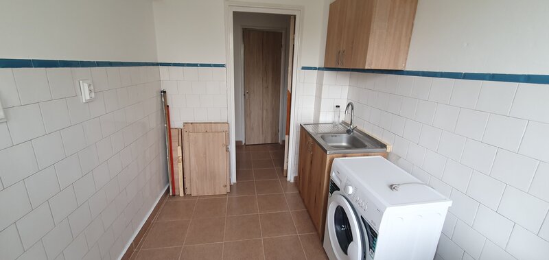 Drumul Taberei, metrou Romancierilor, et.4/9, semi-mobilat, liber