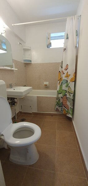 Drumul Taberei, metrou Romancierilor, et.4/9, semi-mobilat, liber